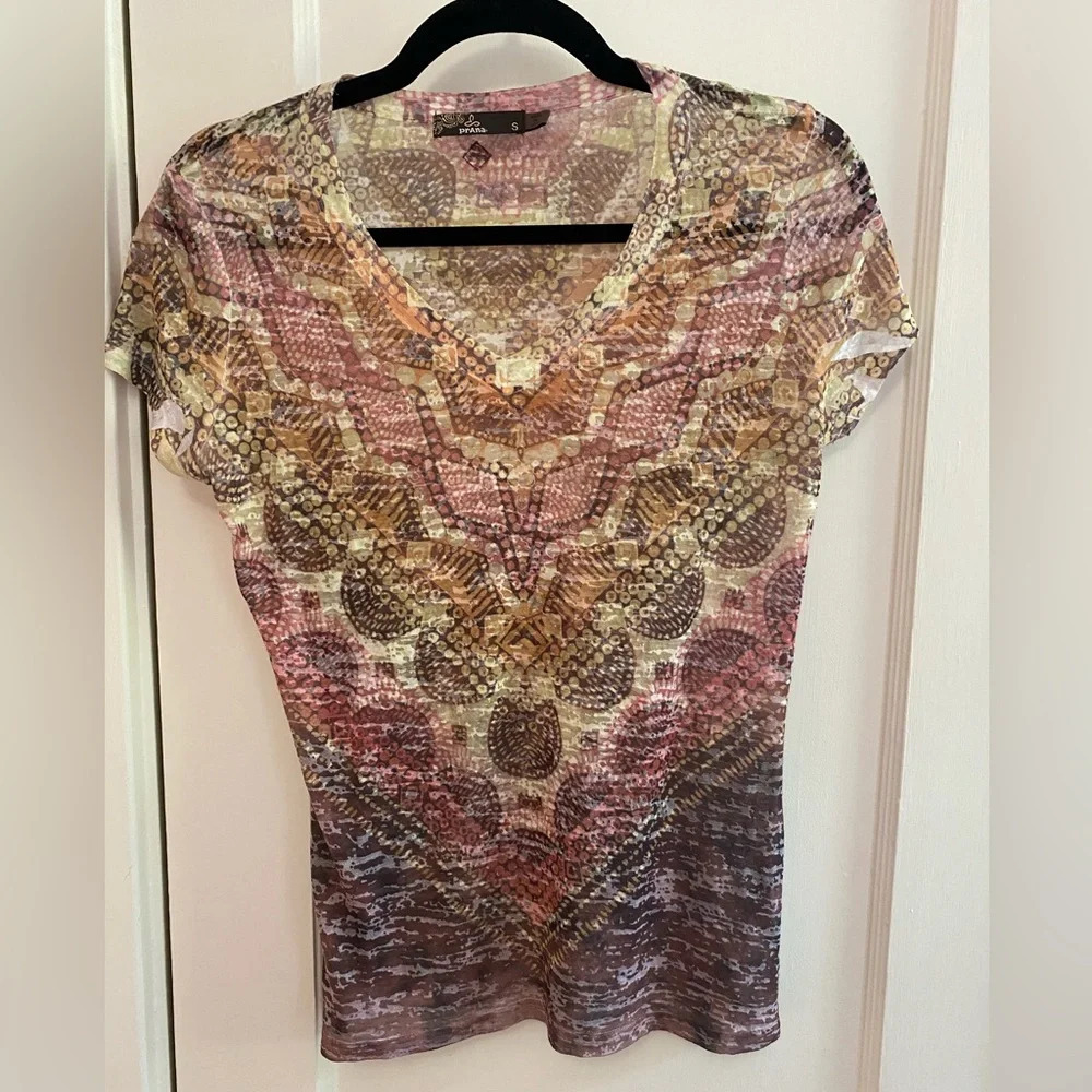 Prana breath short sleeve v-neck size small